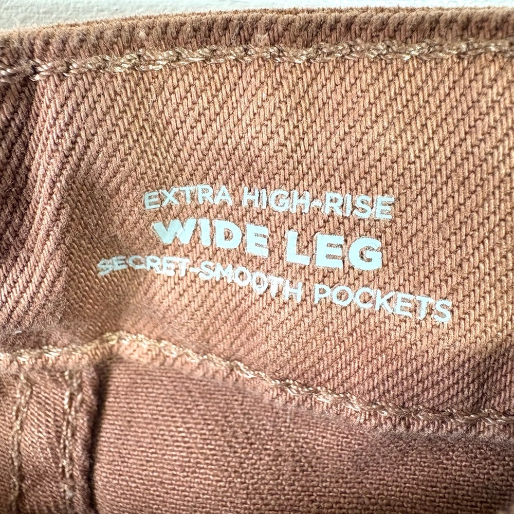 Old Navy Extra High Rise Wide Leg Jeans Brown Size 6 Secret Smooth - Picture 4 of 6